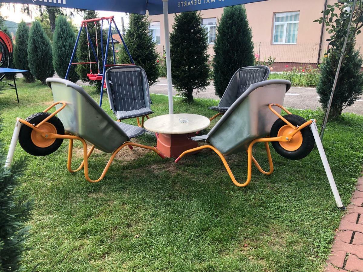 Pensiunea Mara Baiculesti Екстериор снимка